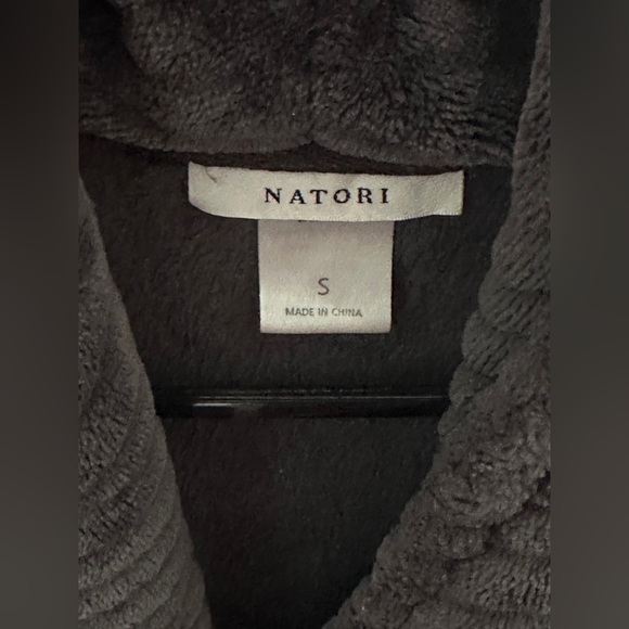 Natori plush robe. Size S. Excellent condition. Hardly used! - Picture 2 of 4